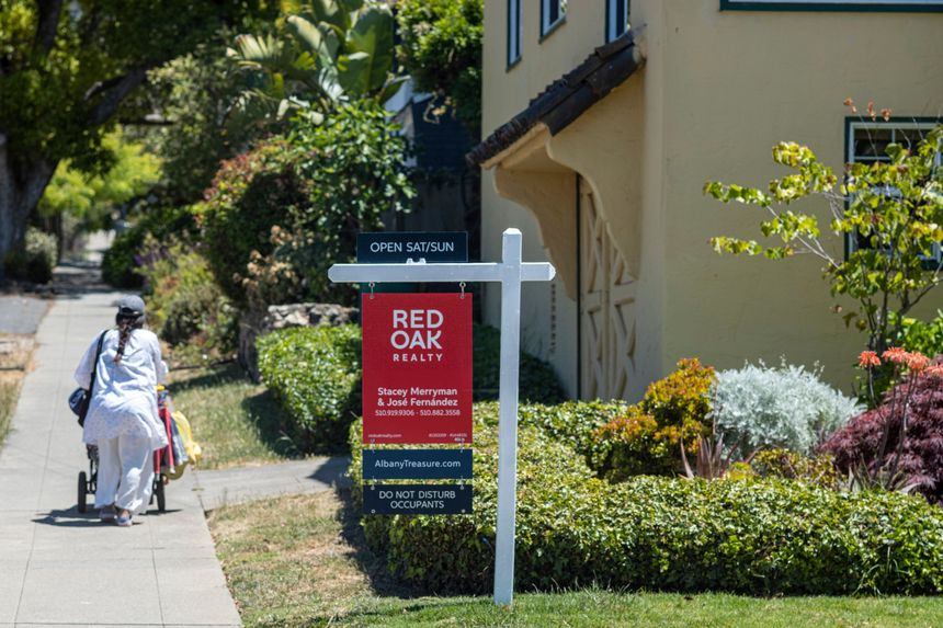 U.S. Existing-Home Sale Prices Hit Record of $407,600 in May